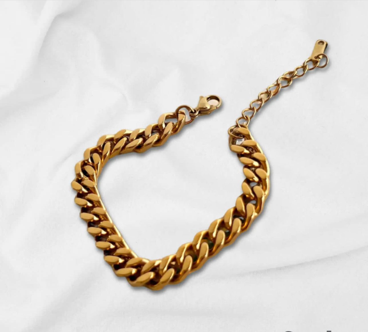 The Cuban Link Bracelet