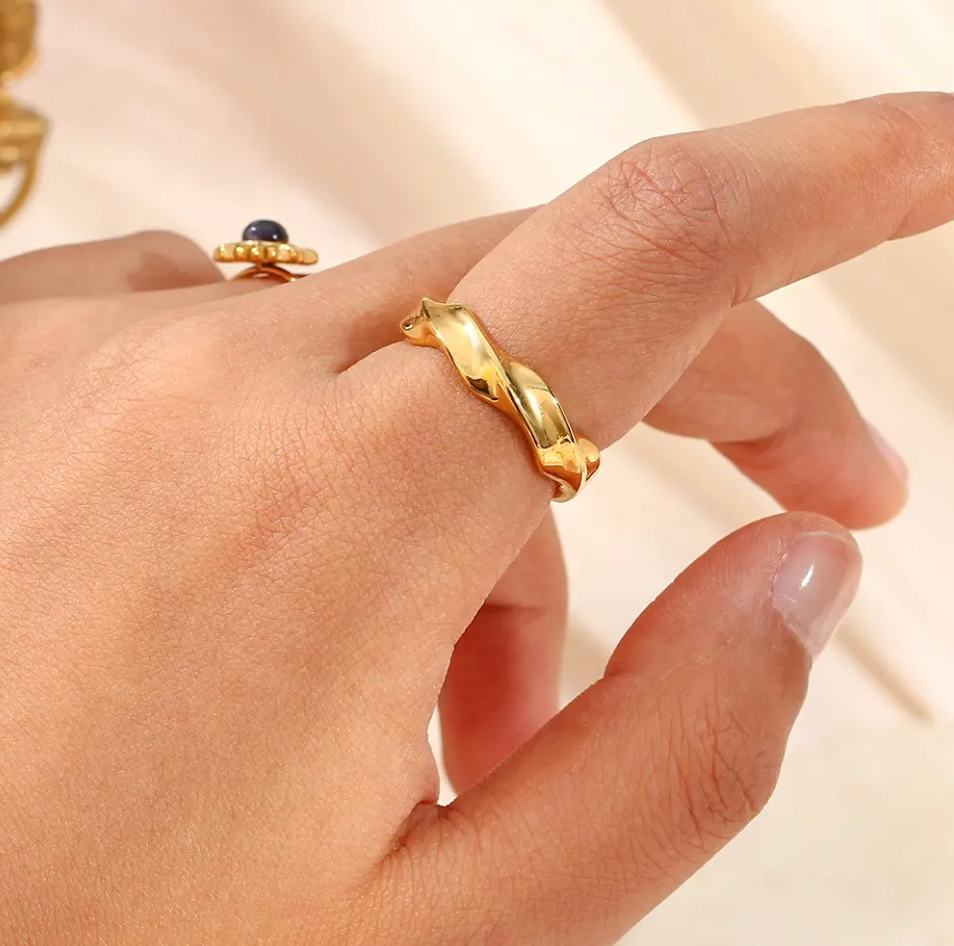 The Twisted Gild Ring